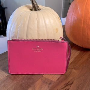 🍀 KATE SPADE pink wristlet 💕